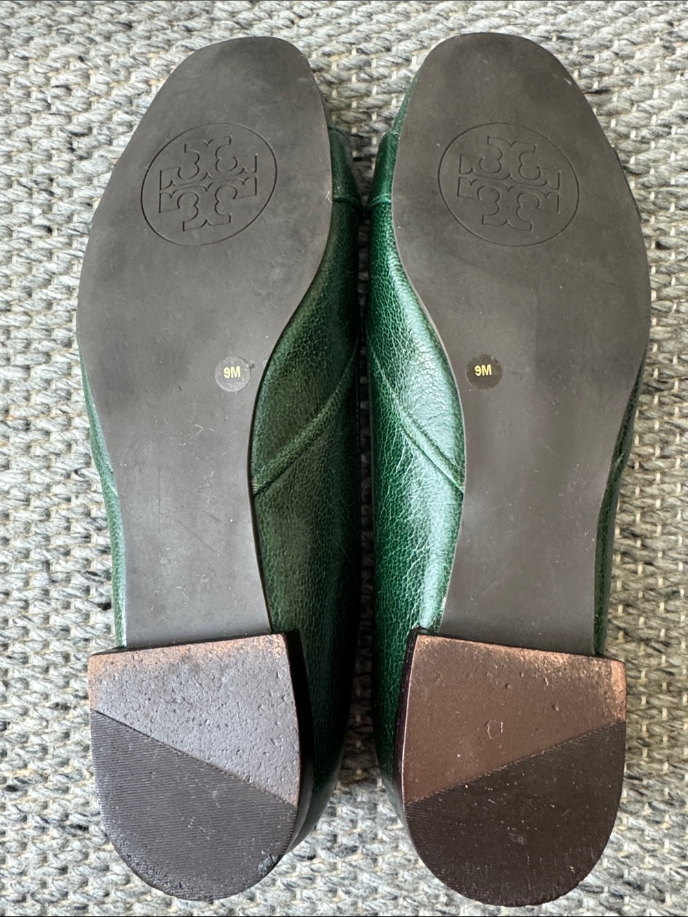 Tory Burch Hana Ballet Flats Emerald Green Leather Chain Accent - Picture 8 of 14